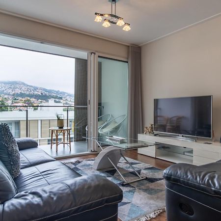Madalenas View Apartment ฟุงชาล ภายนอก รูปภาพ